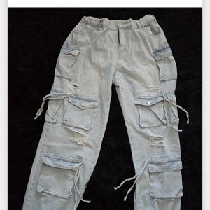 Trendy Light Gray Distressed Boyfriend Jeans